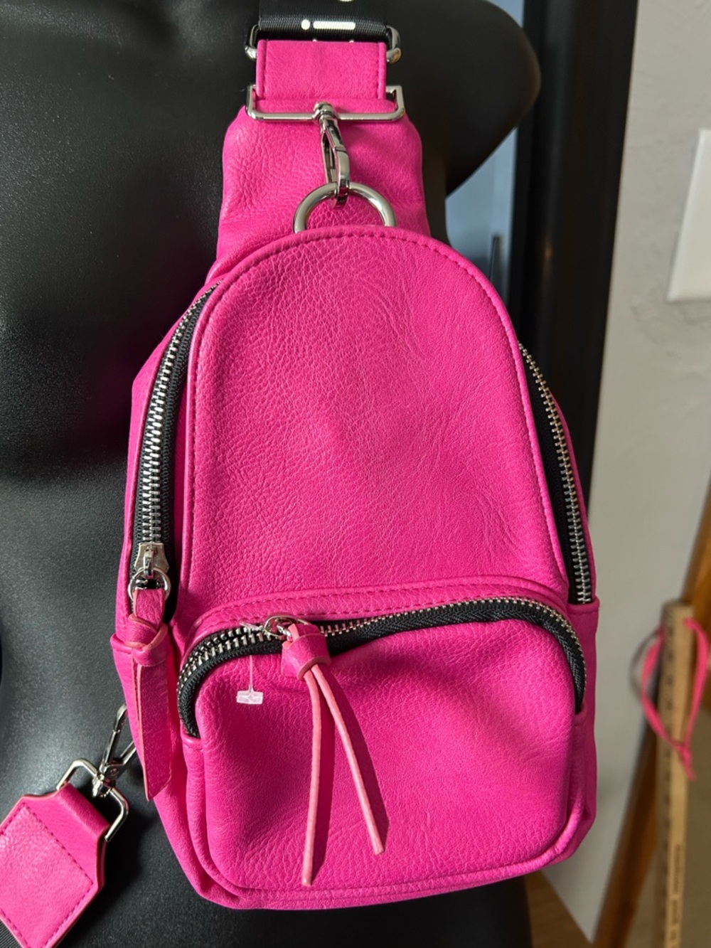 Paparazzi pink crossbody sling bag zippered compartments and a branded strap new - Picture 2 of 12
